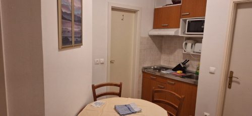 IMG-e5a0c36edda63623af978ab8cc7c2467-V